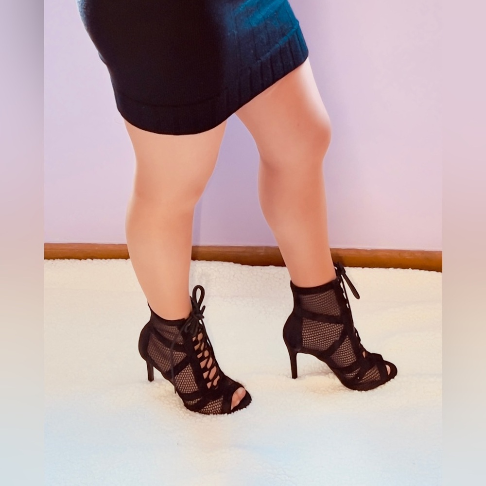 Elegant Black Lace-Up Heels